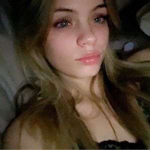 Meet your Posher, Ella